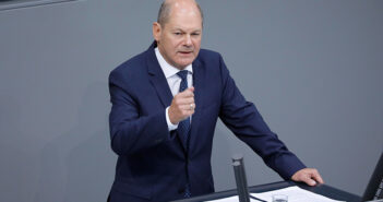 Olaf Scholz schwört aufs Sparbuch